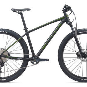 Tailles S, M, L, XL Coloris Metallic Black Cadre ALUXX-Grade Aluminum Fourche RockShox Judy Silver Air, 100mm, with PopLoc remote Solo 29", Boost 15X110mm axle, Fast Black stanchions, tapered steerer Amortisseur N/A Cintre Giant Connect XC, flat, 720x31.8 Potence Giant Contact Tige de selle Giant Connect, 30.9 Selle Giant Connect (upright) Pédales N/A Manettes Shimano SLX 1x12v Dérailleur avant N/A Dérailleur arrière Shimano Deore XT Freins Shimano MT500 Leviers de frein Shimano MT 501 Cassette Shimano SLX, 10x51 Chaîne Shimano Pédalier Shimano SLX, 32t Boitier de pédalier Shimano, press fit Jantes Giant 29" aluminum, double wall, 21mm inner width Moyeux [F]Shimano Boost 15x110, sealed bearing [R] Shimano 135mm QR, sealed bearing Rayons stainless Pneus Maxxis Ikon 29x2.2, , wire Poids 12.79