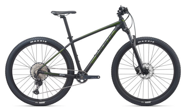 Tailles S, M, L, XL Coloris Metallic Black Cadre ALUXX-Grade Aluminum Fourche RockShox Judy Silver Air, 100mm, with PopLoc remote Solo 29", Boost 15X110mm axle, Fast Black stanchions, tapered steerer Amortisseur N/A Cintre Giant Connect XC, flat, 720x31.8 Potence Giant Contact Tige de selle Giant Connect, 30.9 Selle Giant Connect (upright) Pédales N/A Manettes Shimano SLX 1x12v Dérailleur avant N/A Dérailleur arrière Shimano Deore XT Freins Shimano MT500 Leviers de frein Shimano MT 501 Cassette Shimano SLX, 10x51 Chaîne Shimano Pédalier Shimano SLX, 32t Boitier de pédalier Shimano, press fit Jantes Giant 29" aluminum, double wall, 21mm inner width Moyeux [F]Shimano Boost 15x110, sealed bearing [R] Shimano 135mm QR, sealed bearing Rayons stainless Pneus Maxxis Ikon 29x2.2, , wire Poids 12.79